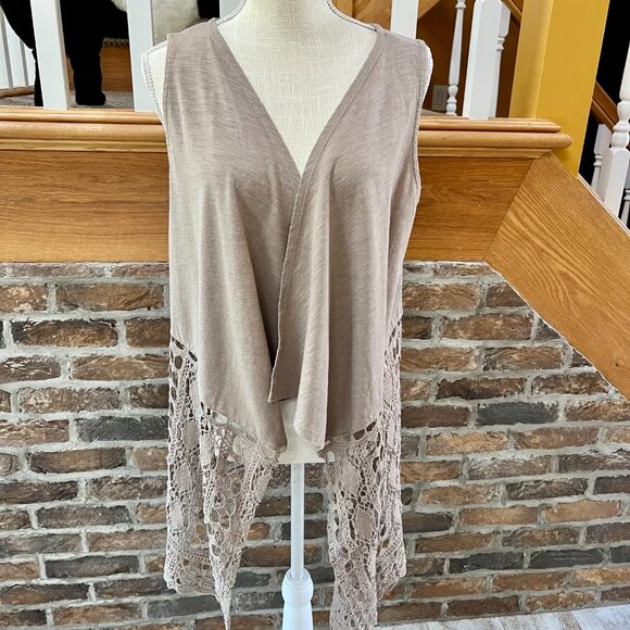 Zenergy by Chico's Capri Pants with FREE Matching Cardigan - Picture 1 of 11